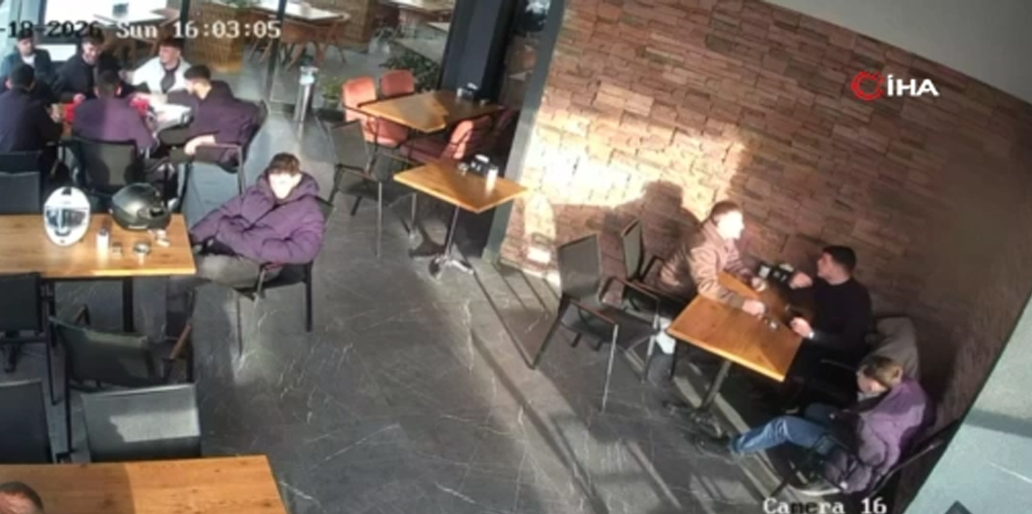 Samsun'da Korkunç Olay! Bıçaklı saldırı kamerada: 2 yaralı