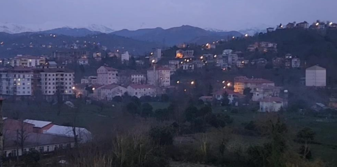 Ardeşen’de Ramazan Coşkusu: Torpil, Havai Fişek ve Silah Sesleri Geceyi Aydınlattı