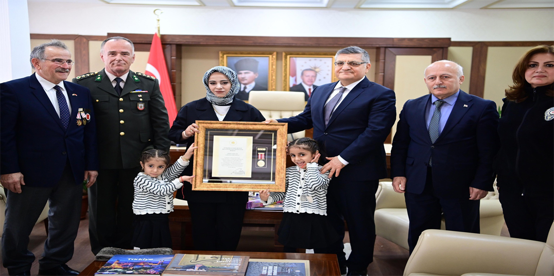  Sinop'ta şehit ailesine devlet övünç madalyası verildi
