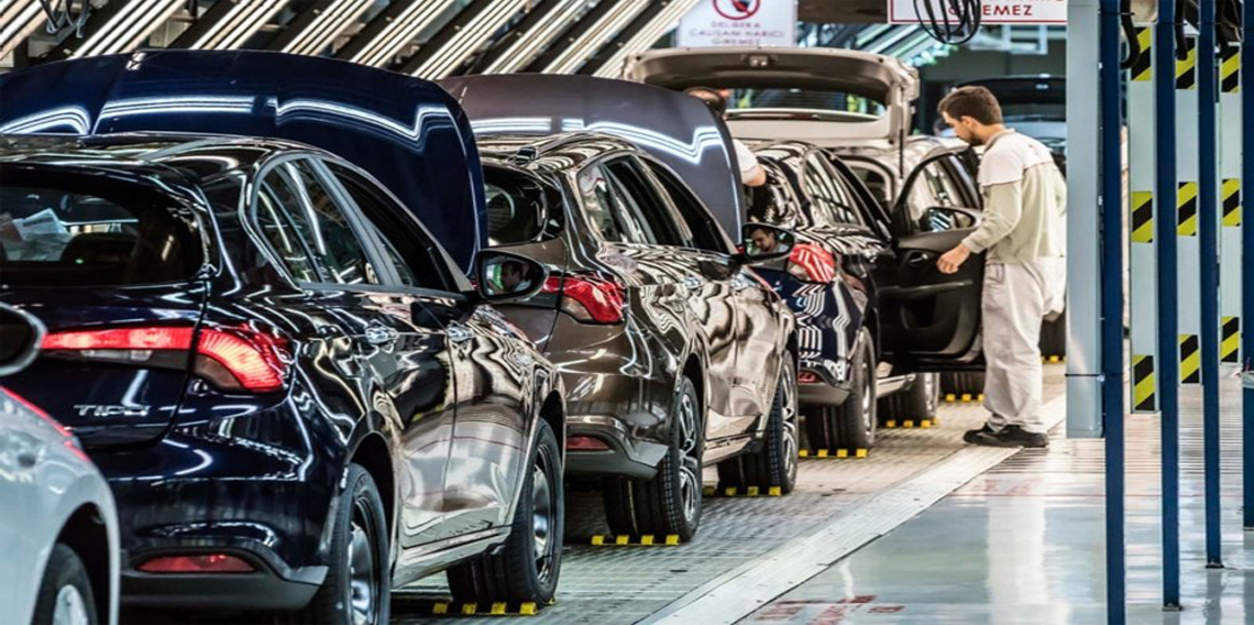 Trafiğe kayıtlı motorlu kara taşıtları 2023 yılında 348 milyar 115 milyon km yol katetti