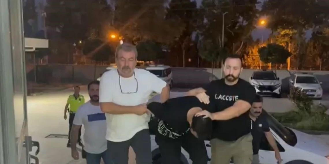Husumetlisini vuracaktı, yanlışlıkla 3 kişiyi daha vurdu