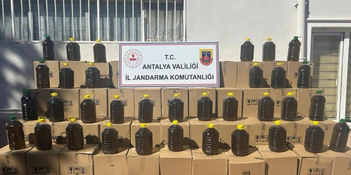 Antalya'da 8 bin litre sahte zeytinyağı ele geçirildi