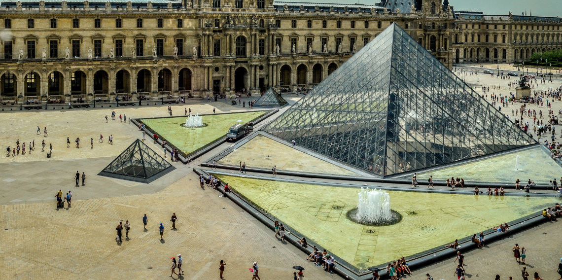 Louvre Müzesi soygununa ait yeni görüntüler ortaya çıktı