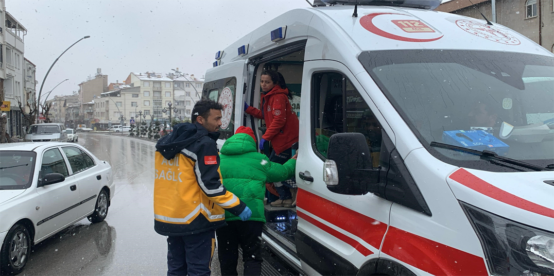 Karaman'da motosikletin çarptığı yaya yaralandı