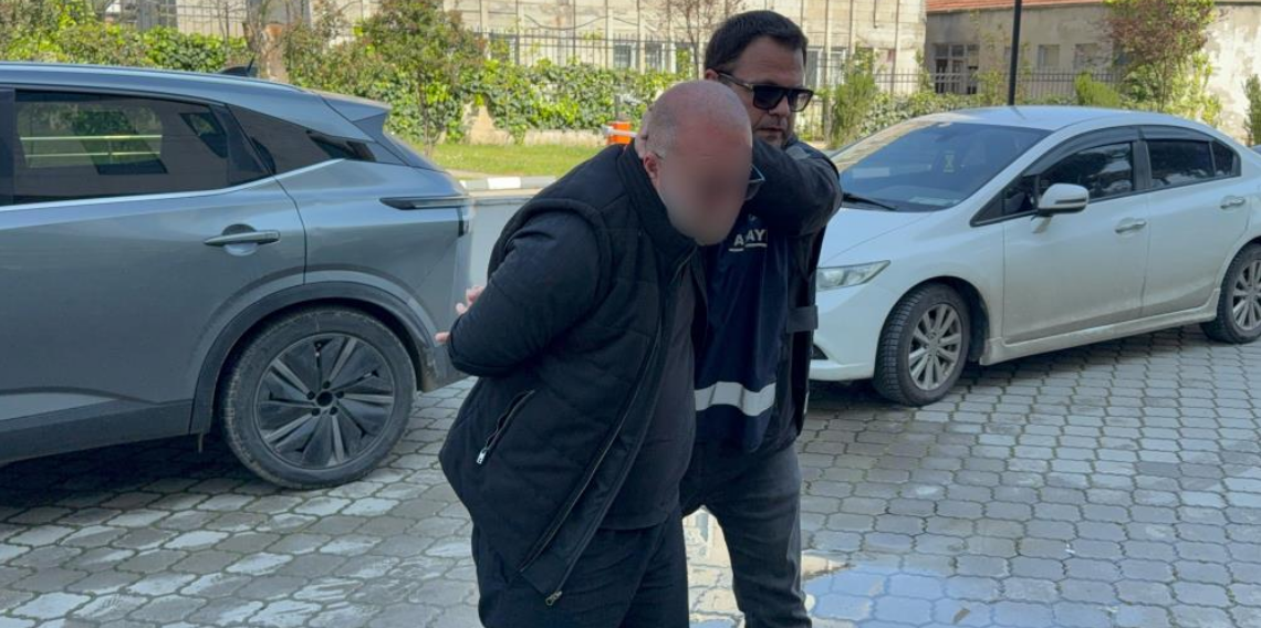 Silahla yaralamadan aranan şahıs çelik yelekle yakalandı