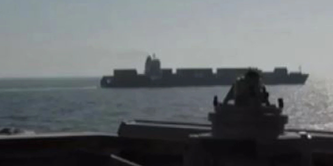 ABD ordusu, ablukaya uymayan İran bandıralı gemiyi vurduğunu duyurdu