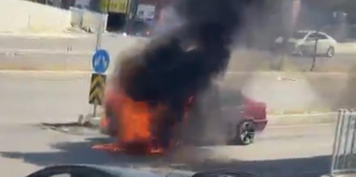 Seyir halindeki otomobilde yangın çıktı