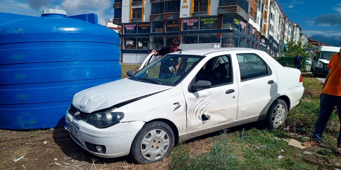 Samsun'da Otomobil su tankına çarptı: 1 yaralı