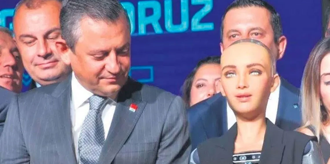 CHP'li İzmir Büyükşehir'den robot Sophia'ya 3 gün için 2.6 milyon lira