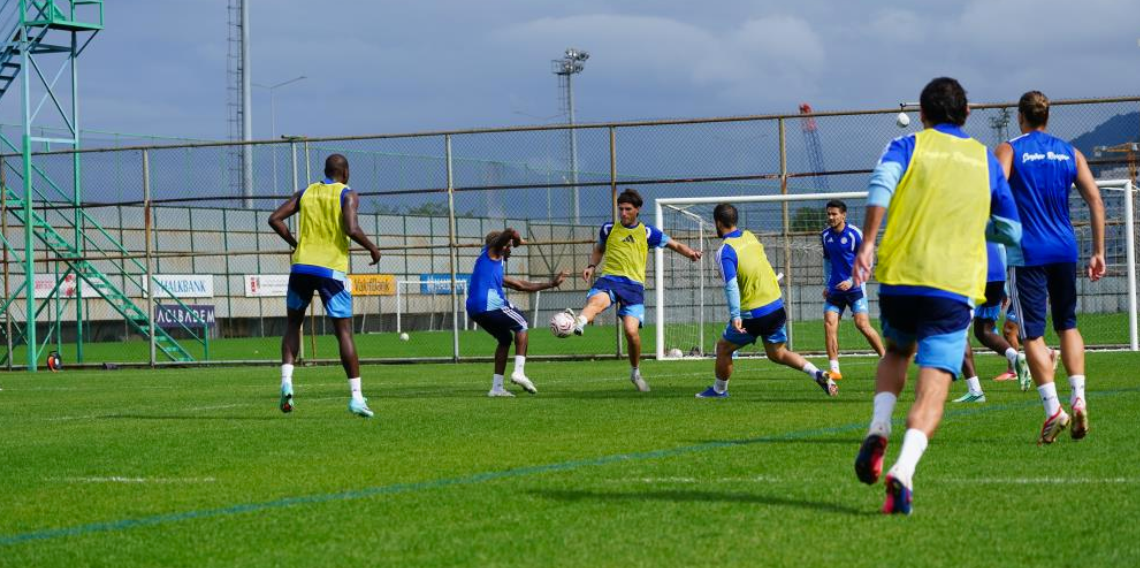 Çaykur Rizespor’da Trabzonspor mesaisi başladı! Derbi öncesi hazırlıklar sürüyor