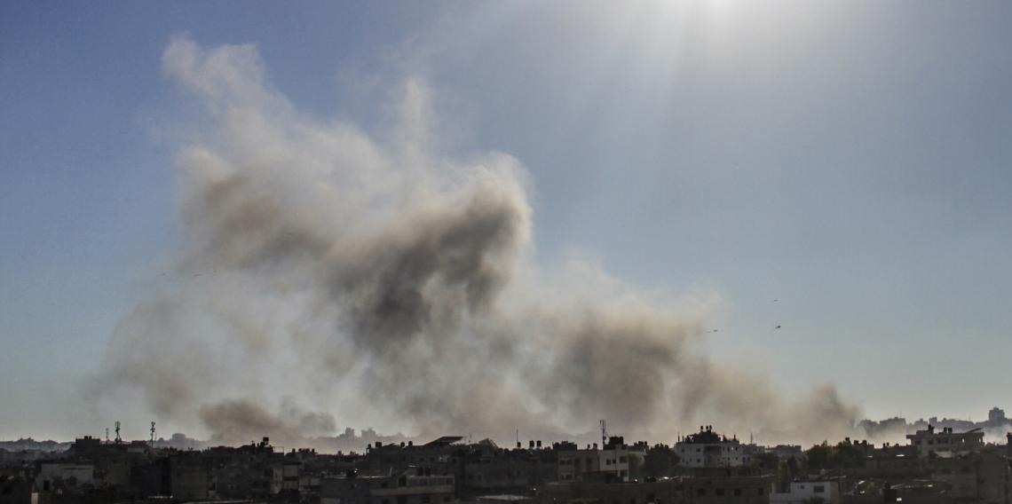 İsrail Gazze'de bir evi bombaladı