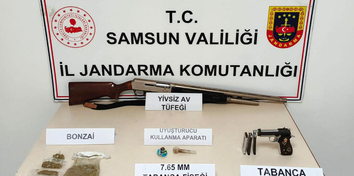 Jandarma silah ve uyuşturucu ele geçirdi