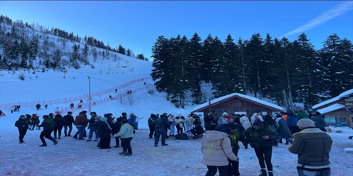 Artvin Atabarı Kayak Merkezi’nde 7. Geleneksel Kar Şenliği coşkuyla kutlandı