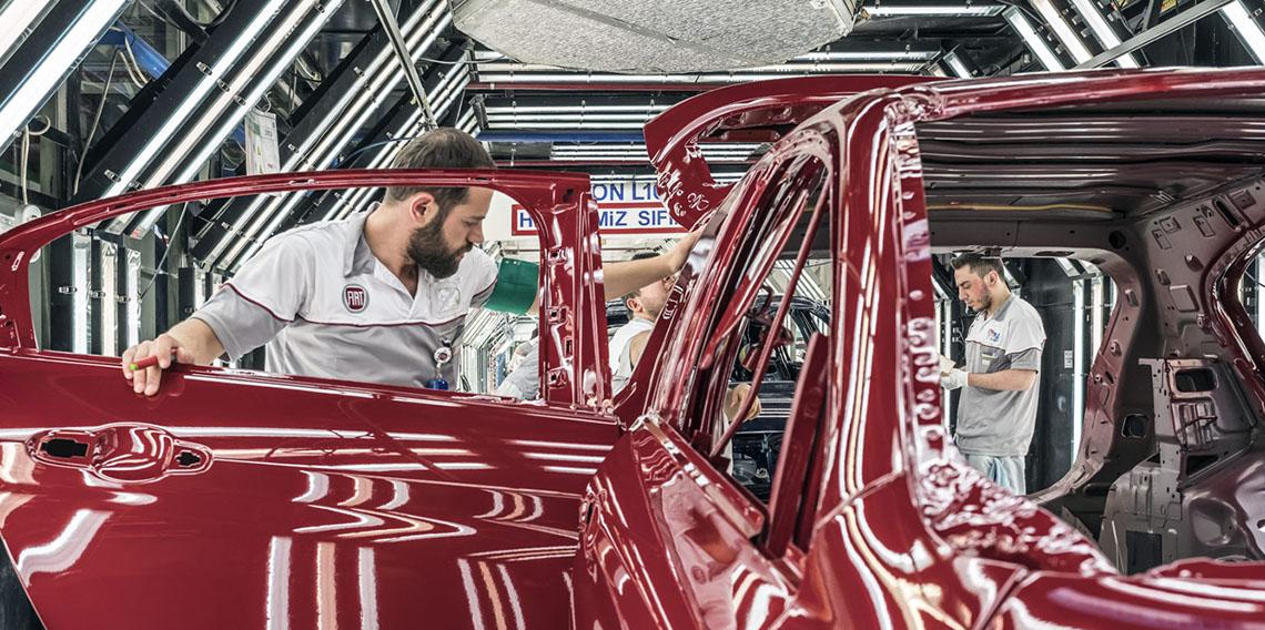 İhracatın lokomotifi otomotiv sektörü oldu