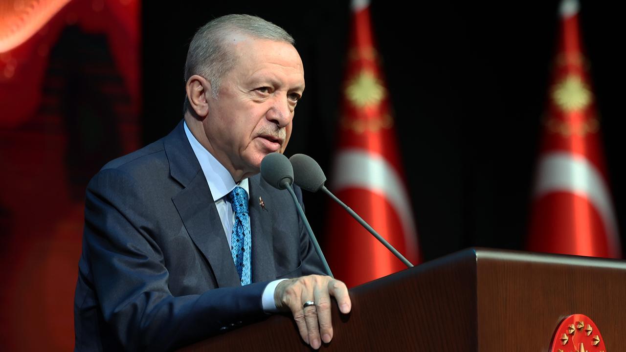 Cumhurbaşkanı Erdoğan: Geçmişi reddetmek yerine, tarihi bir bütün olarak kucaklıyoruz