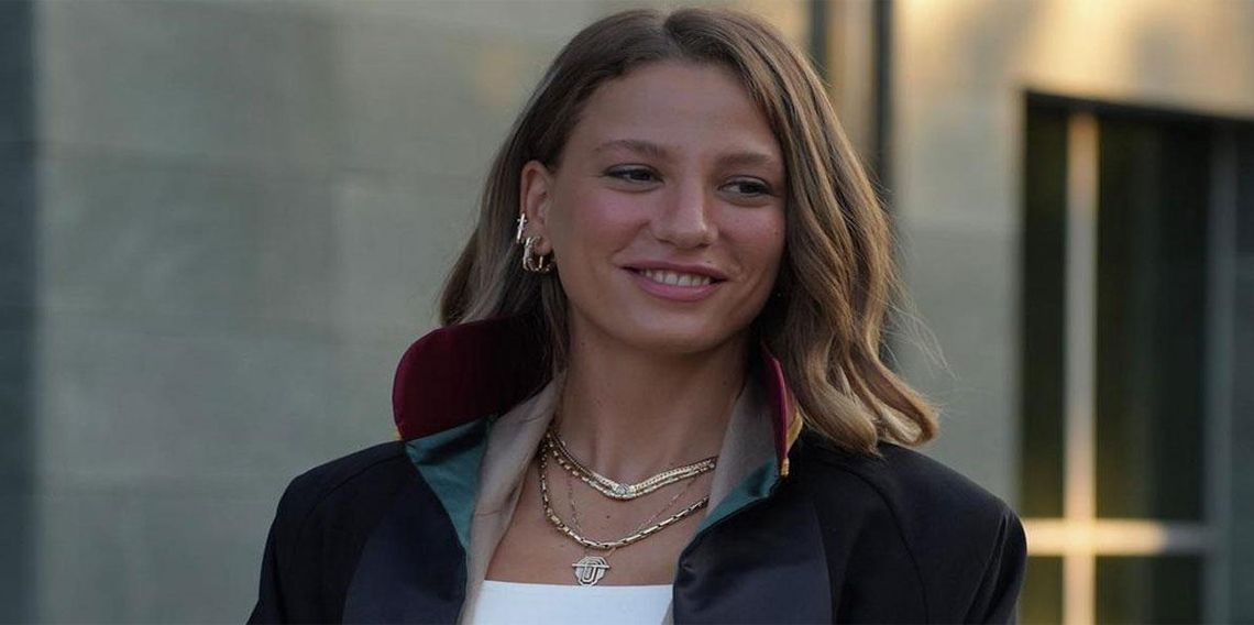 Serenay Sarıkaya Paris'te 