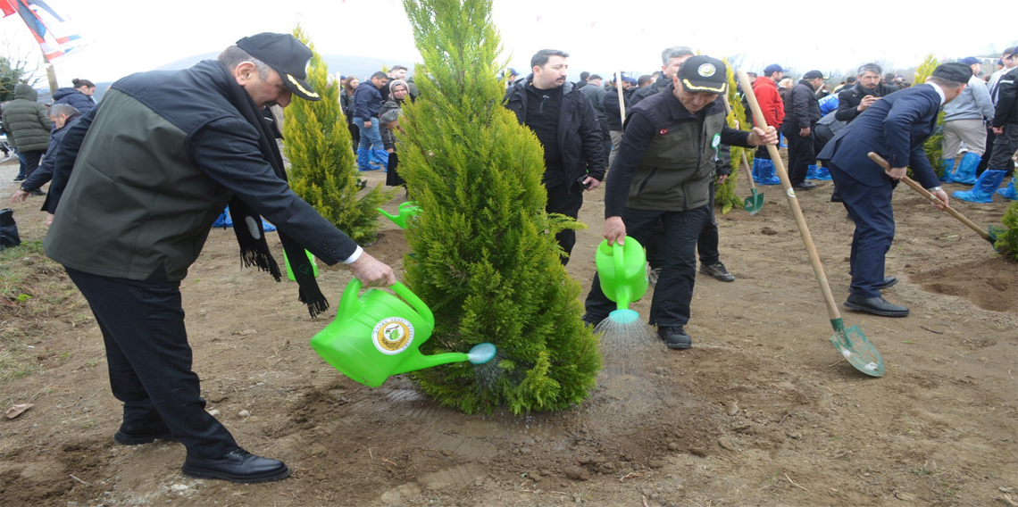 Zonguldak'ta 2 bin 25 fidan toprakla buluştu