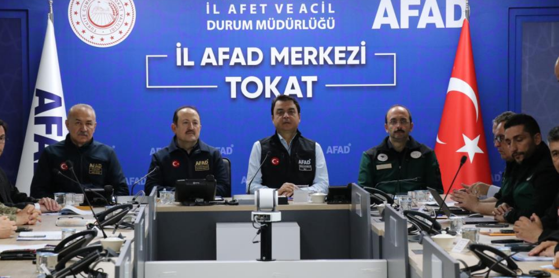Tokat'ta 15 bin kişi güvenli alanlara tahliye edildi