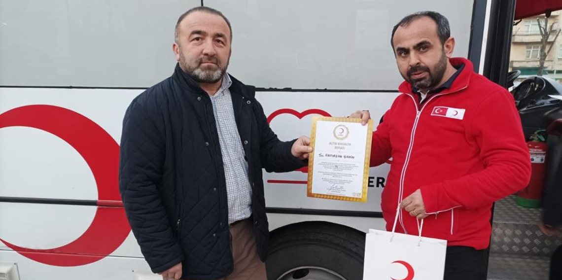 Türk Kızılay'ı, Görele Müftülüğü personeline altın madalya verdi