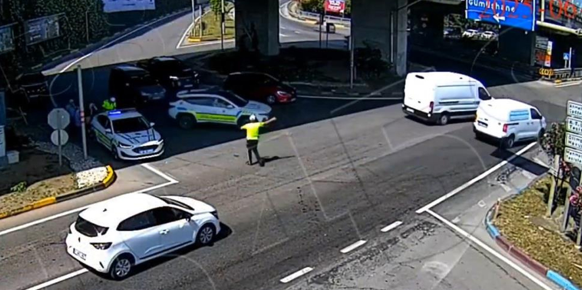 Trabzon'da sınava geç kalan öğrencilerin yardımına polis ekipleri yetişti