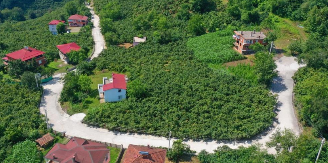 Çaybaşı'nda grup yolu betonla buluşturuluyor