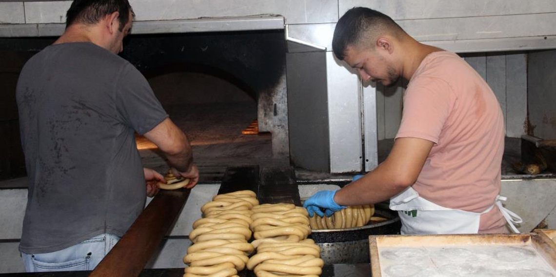 Giresun’un asırlık lezzet mirası; susamsız pekmezli simit