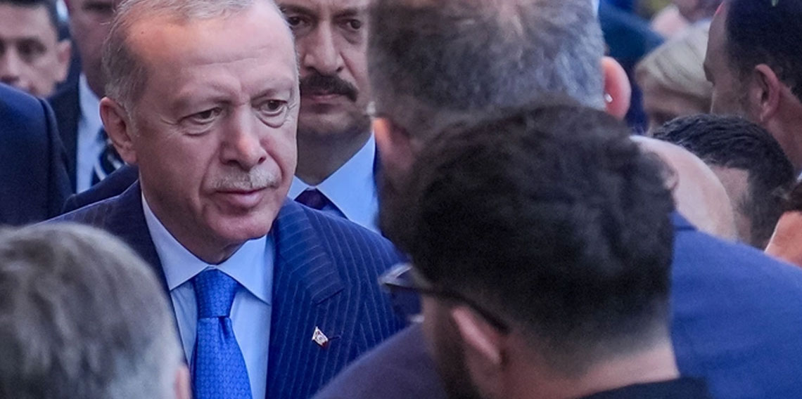 Cumhurbaşkanı Erdoğan, ABD'deki Türkevi girişinde sevgi gösterileriyle karşılandı