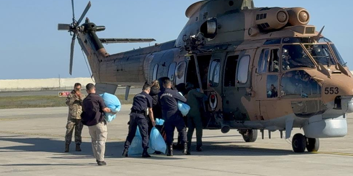 Rize’de Çamlıhemşin’in yaylalarına yardımlar helikopterle taşınıyor