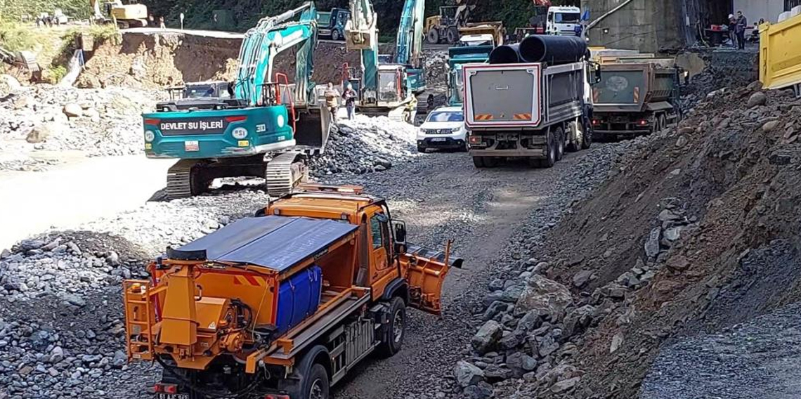 Çamlıhemşin-Ayder yolu ulaşıma açıldı