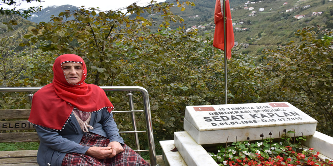 15 Temmuz şehidinin annesinin FETÖ elebaşı Gülen'e öfkesi dinmiyor