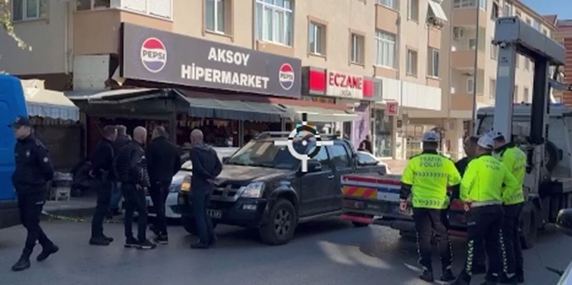 Üsküdar'da baba ve oğlu dehşet saçtı! 1'i polis 3 kişi yaralandı