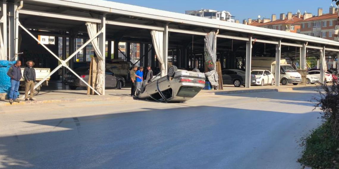 Tokat'ta Kaza: Kontrolden Çıkan Otomobil Ters Döndü, 3 Kişi Yaralandı