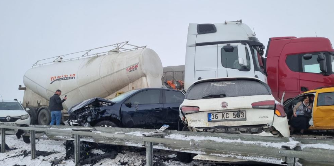Erzurum Aşkale’de Yoğun Sis ve Buzlanma Felakete Yol Açtı