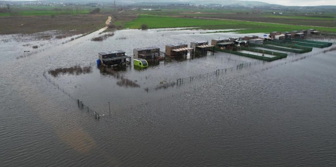 Ulubat Gölü taştı, felaket havadan görüntülendi
