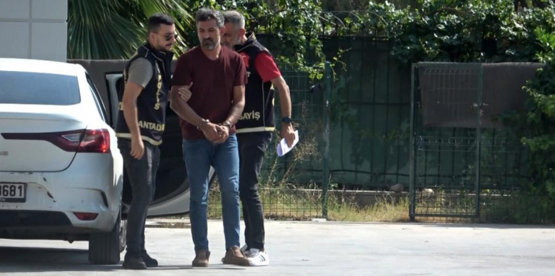 Eski eşini eşarp ve yastıkla boğan sanık, olay gecesi kız arkadaşına trafikte birisini öldürdüğünü söylemiş