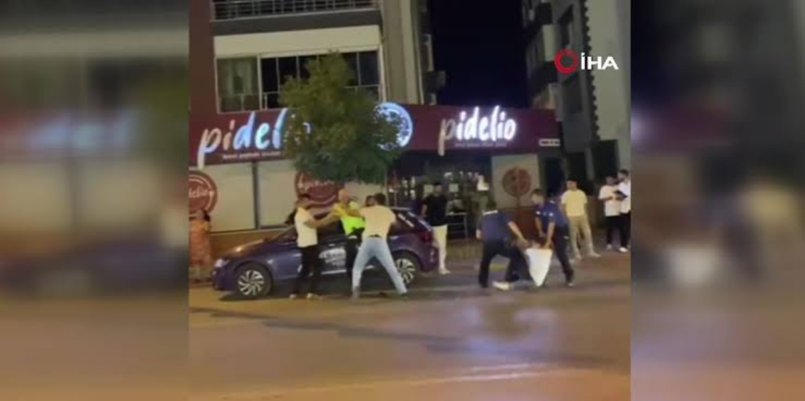 İzmir’de polise saldırı anı kamerada