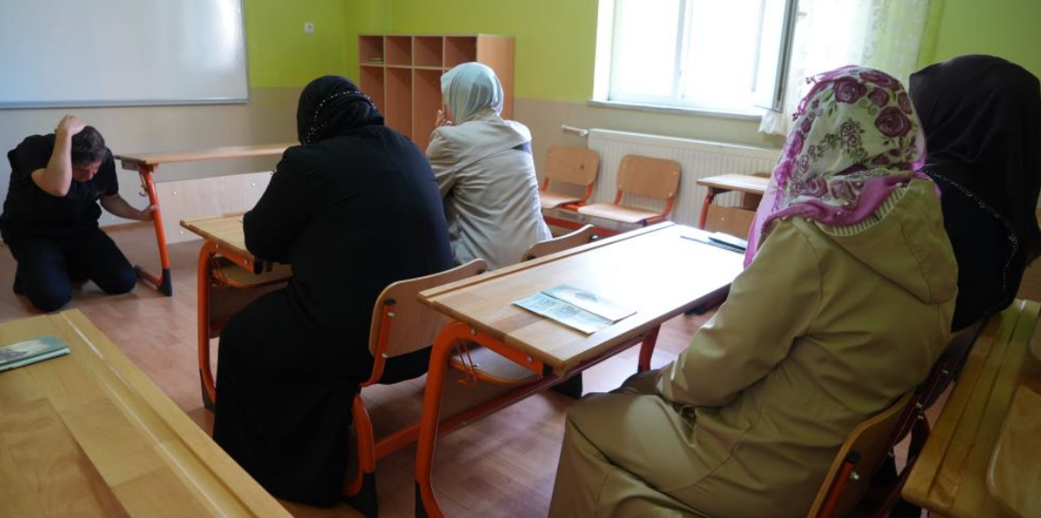 Önce öğrendiler sonra çevrelerine anlatacaklar: Demirözü'nde vatandaşlara afet ve çevre bilgilendirmesi