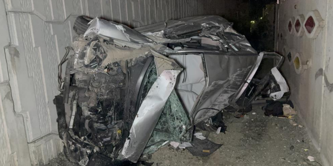 Samsun’da takla atarak hurdaya dönen otomobilde 2 kişi yaralandı