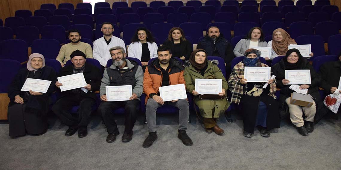 Bayburt'ta diyabet okulu yeni yılın ilk mezunlarını verdi