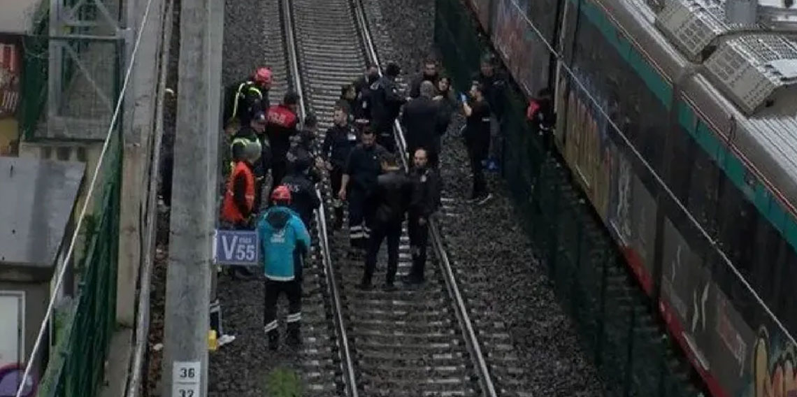 Marmaray'da intihar! Raylara atlayan bir kişi hayatını kaybetti