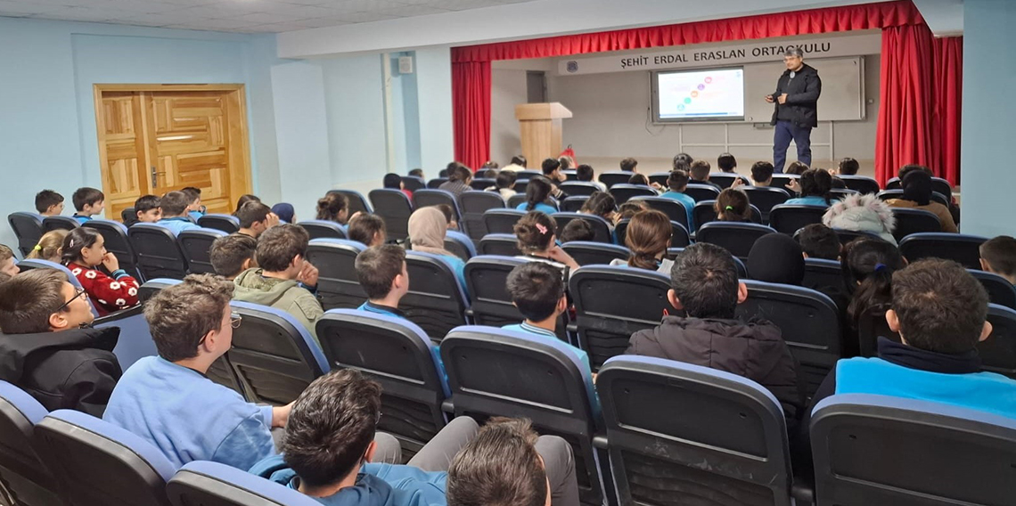  Bayburt'taki okullarda afet eğitimleri veriliyor tatbikatlar yapılıyor