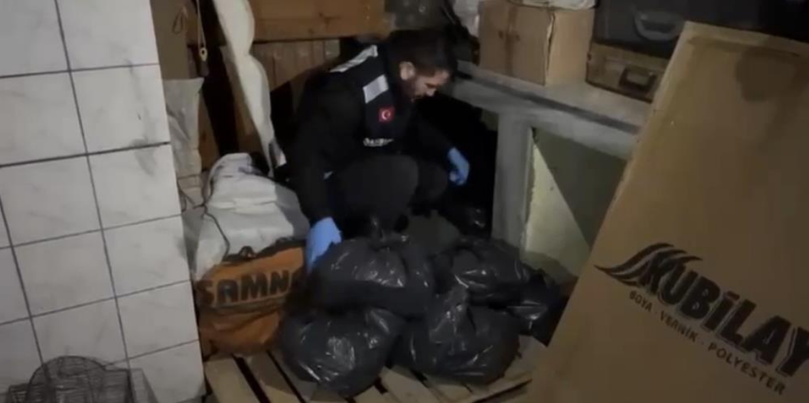 Depoya saklanmış 44 bin 800 adet uyuşturucu hap ele geçirildi