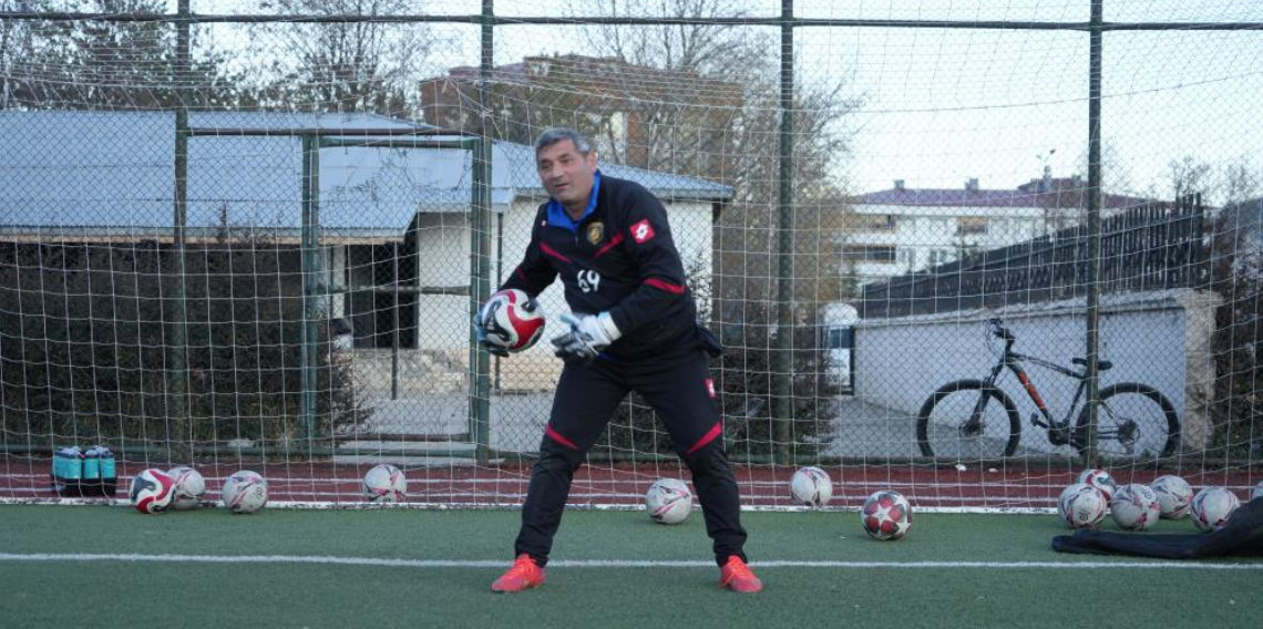 Bayburt Müdürün İlginç Hikâyesi! İsmi de Kendisi de Futbolla Anılıyor