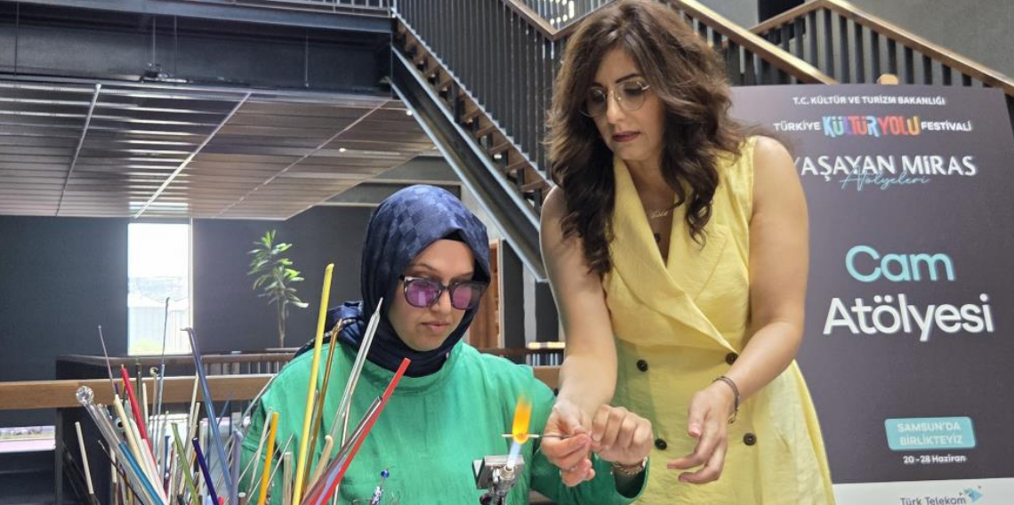 Camlar kadınların elinde şekillendi