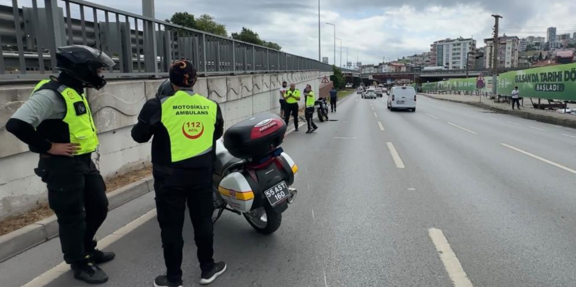 Samsun'da devrilen motosikletteki 2 kişi yaralandı