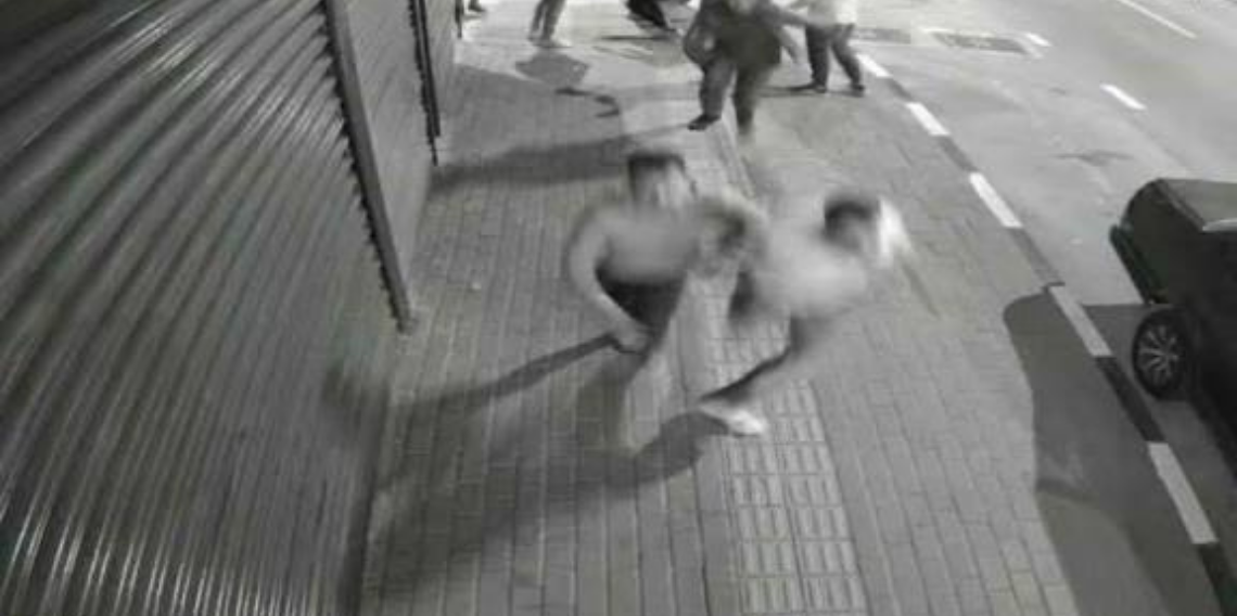 Kalabalığın arasına daldı, husumetlisini başından böyle vurdu