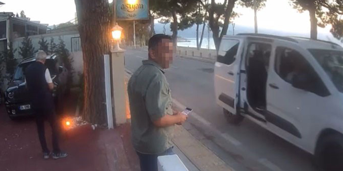 Kafeye silahlı saldırı kamerada