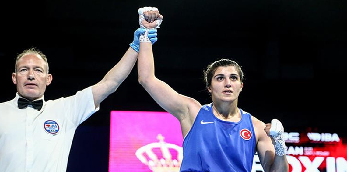  Busenaz Sürmeneli'den büyük başarı