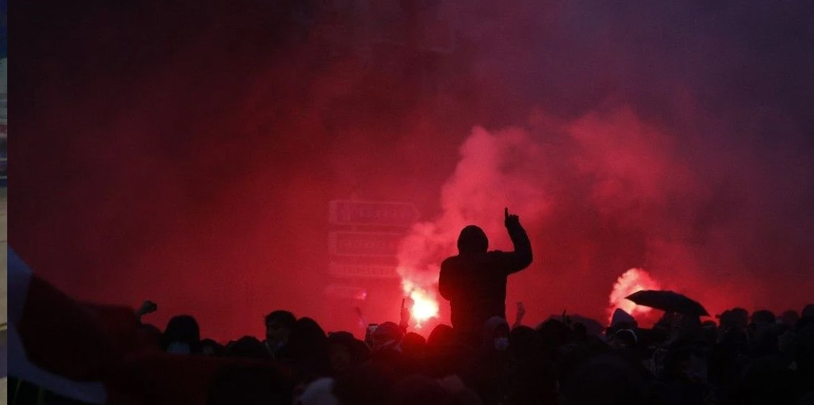 Fransa'da sokaklar bir kez daha karıştı: Bin kişi gözaltında