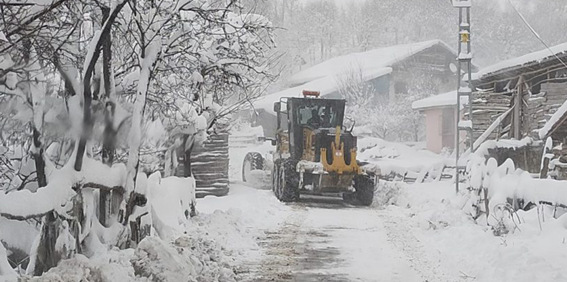 Tokat’ta kar timleri zorlu hava şartlarına karşı görev başında